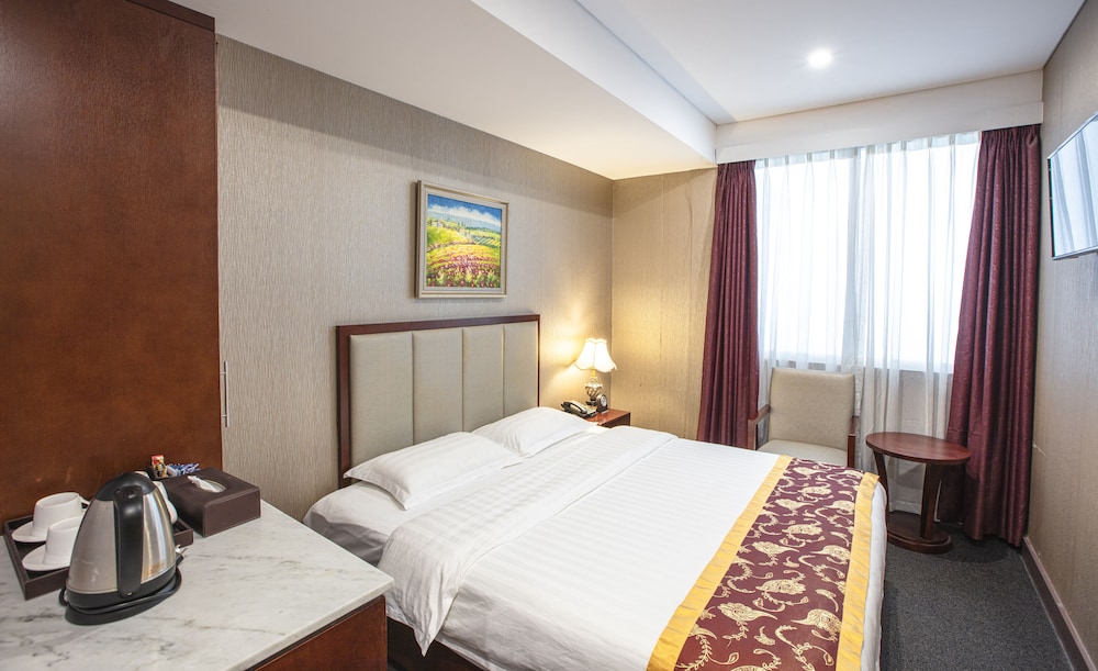 MEGABOOM CITY HOTEL 25/54