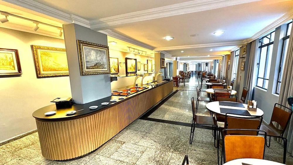 Hotel Del Rey 47/64