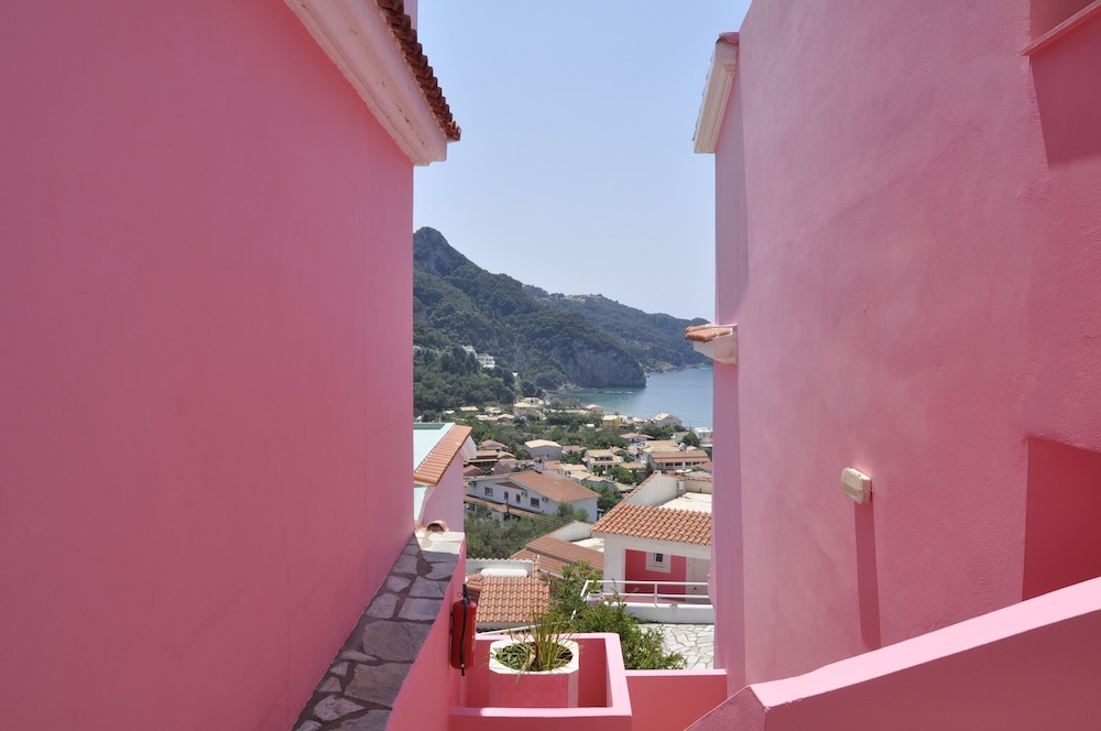 The Pink Palace 21/51