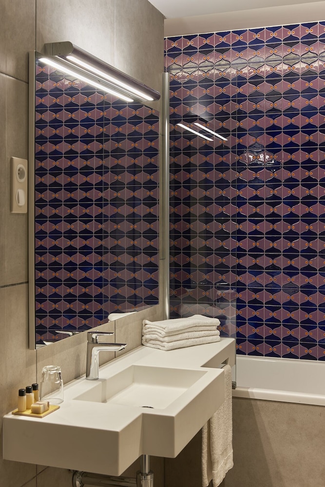 M Suite Hotel 43/50