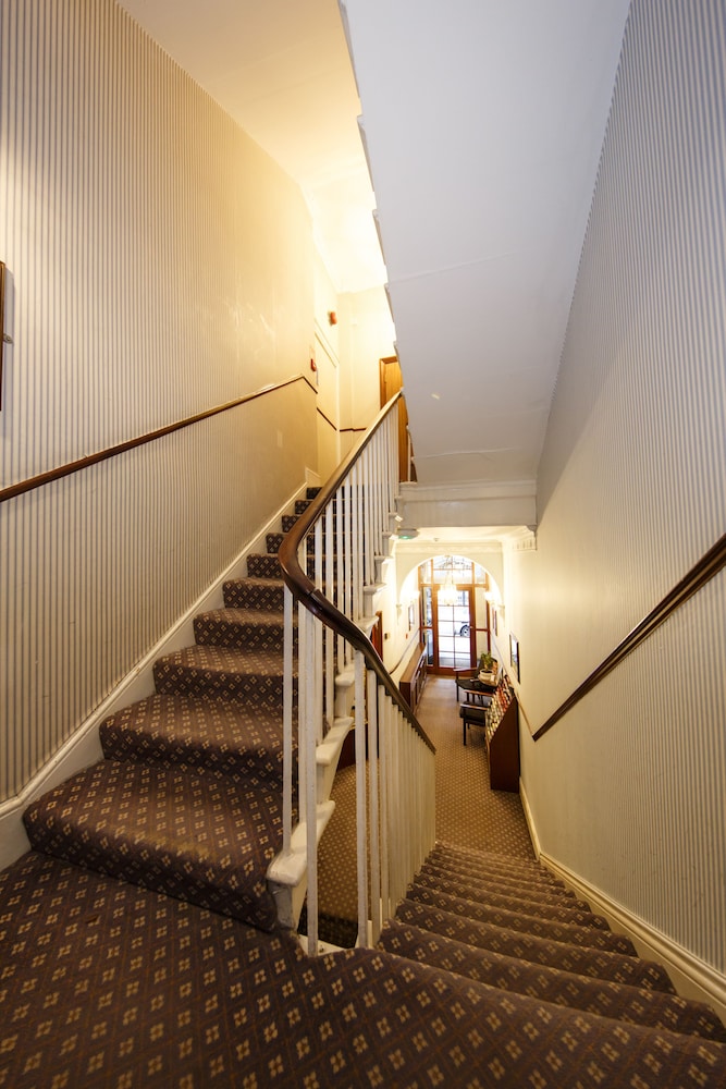 Regency House 38/69