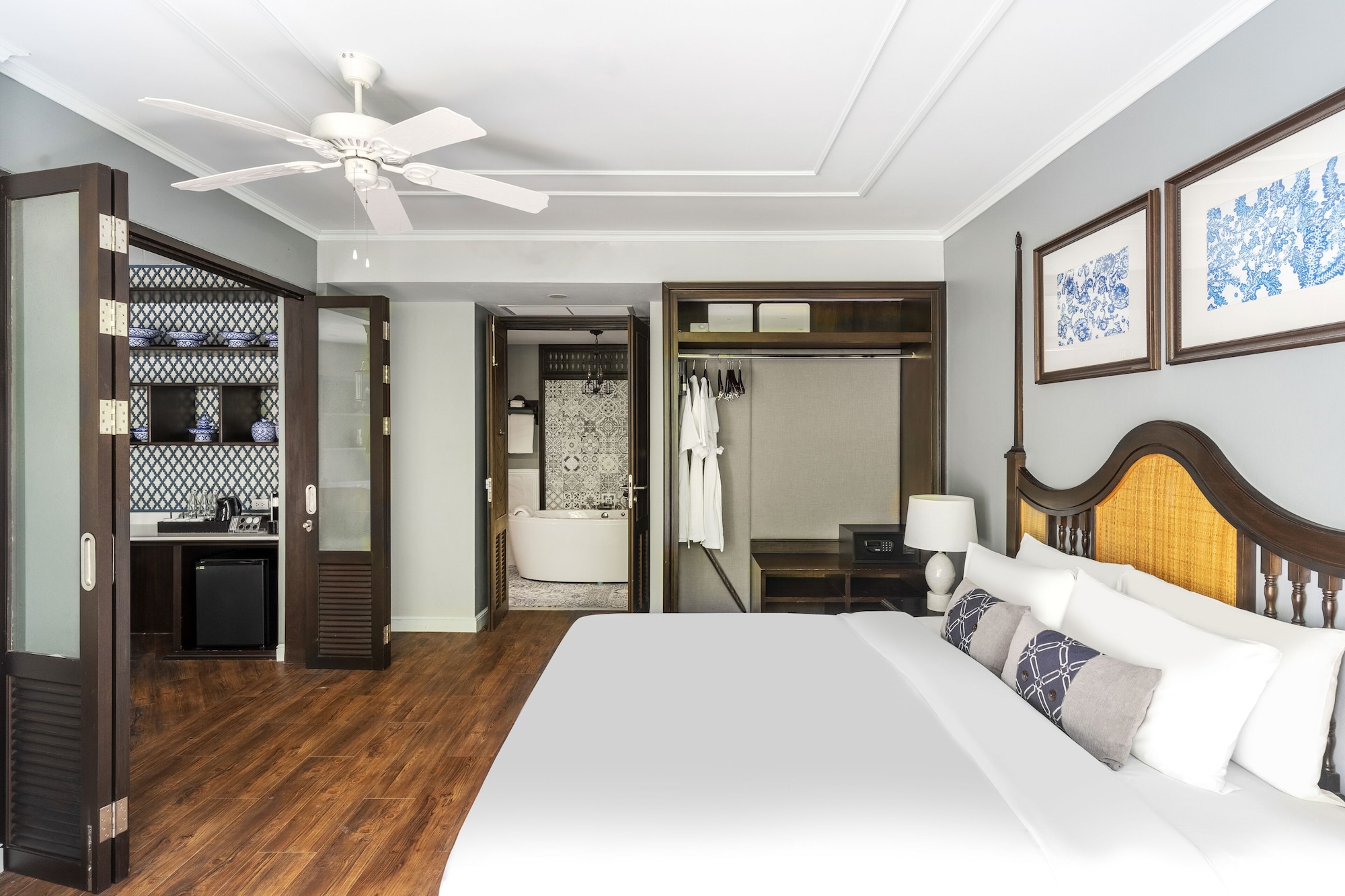 Executive Jacuzzi Suite