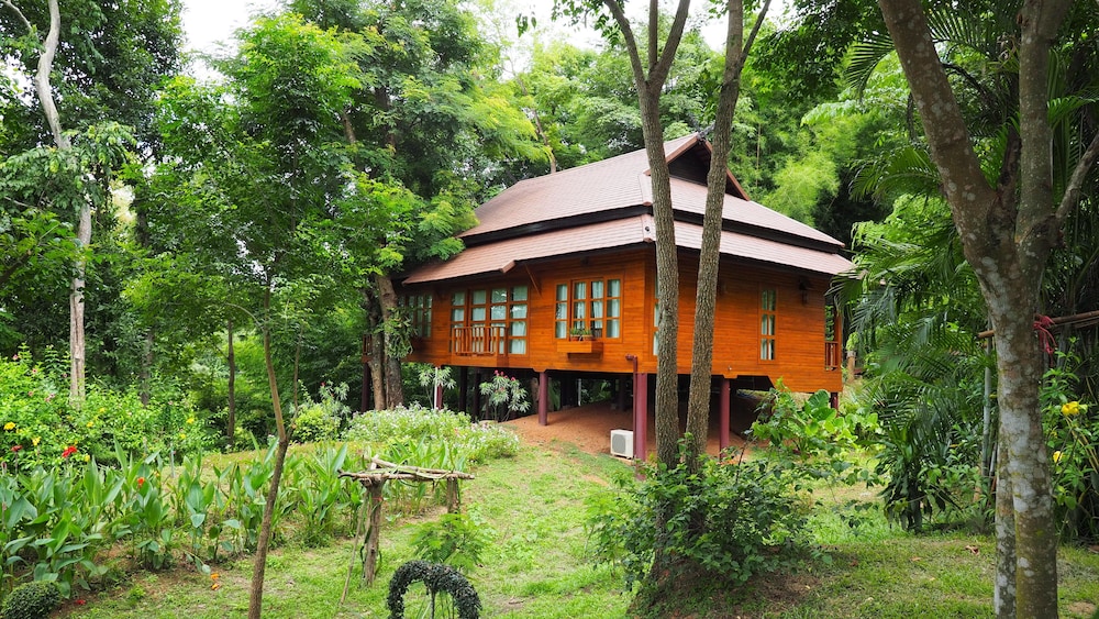 Nan Seasons Boutique Resort 8/81