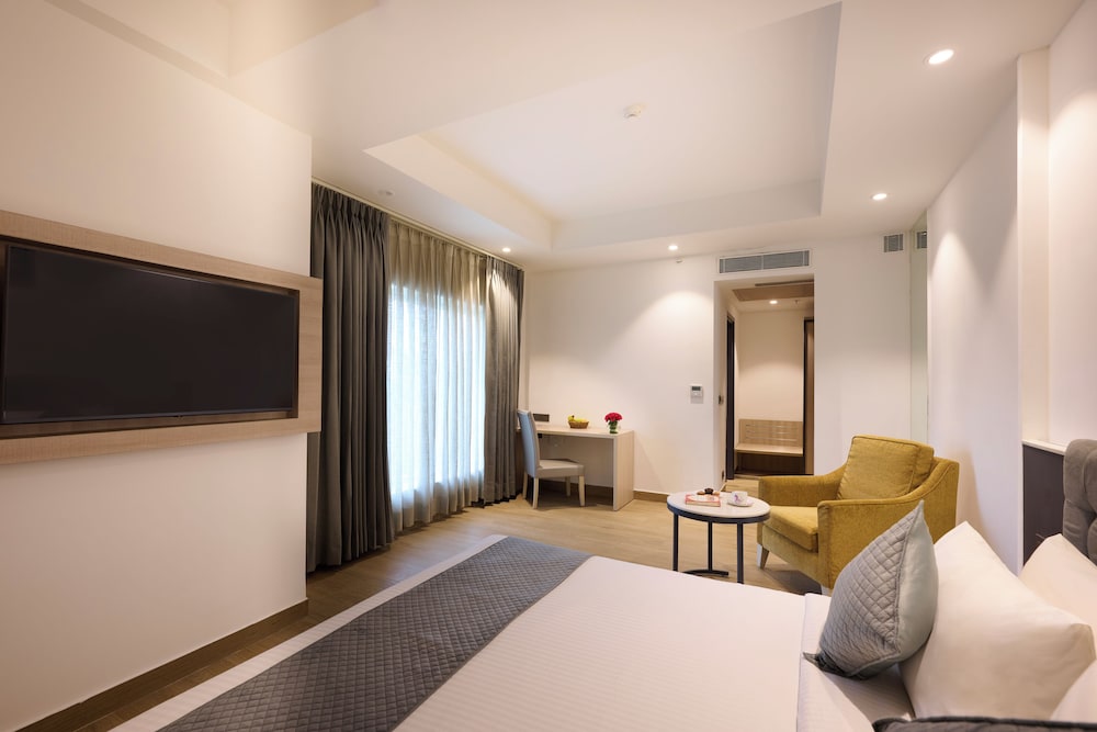 Delite Sarovar Portico Faridabad 8/30