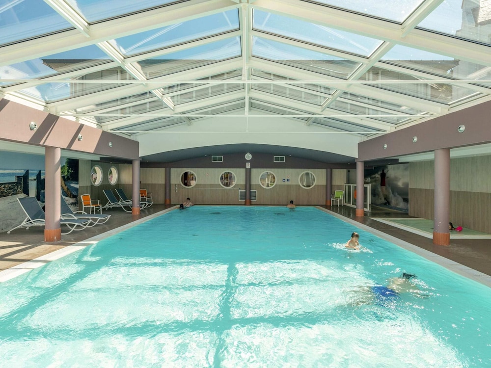 swimming pool spa