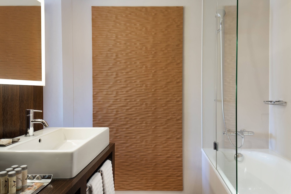 غرفة عائلية بسريرين مزدوجين، RENAISSANCE ZURICH TOWER HOTEL 7/7