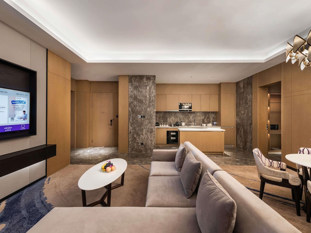 Mercure Shenzhen Pinghu 52/72