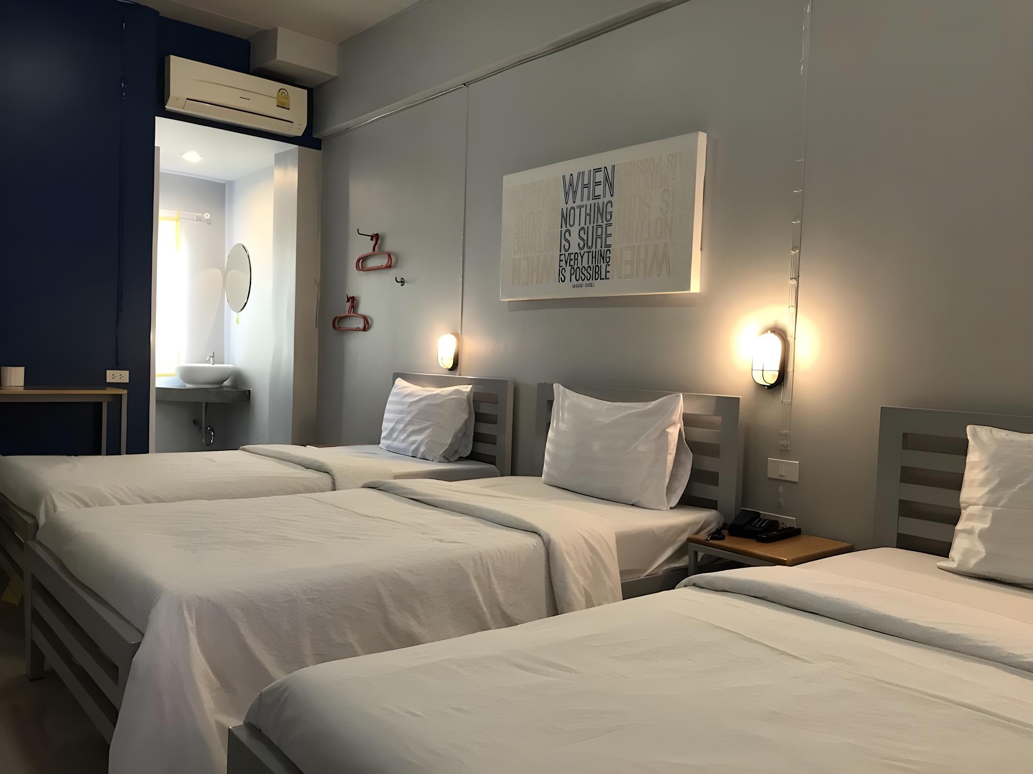 Room, Triple