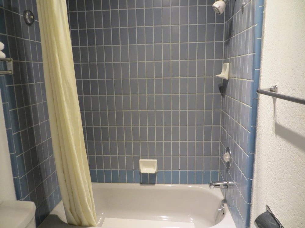 Executive Inn And Suites Sacramento 9/43