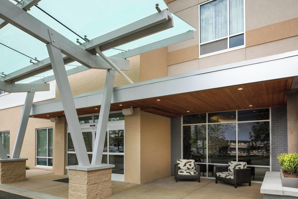 Fairfield Inn Suites Louisville Northeast 3/42