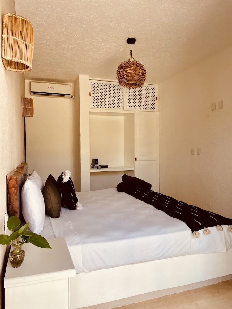 جناح بسرير كينج وسريرين منفصلين بإطلالة على الحديقة، Pavoreal Beach Resort 4/6