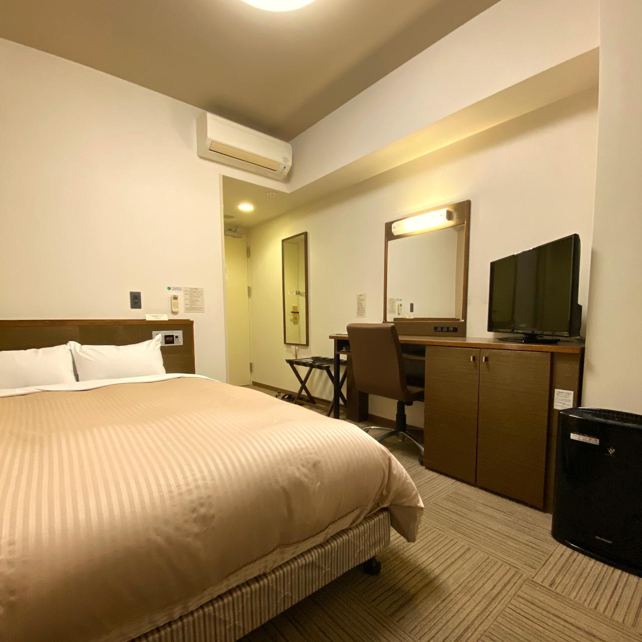 Semi Room, Standard, Semi Double Bed, Large, Smoking