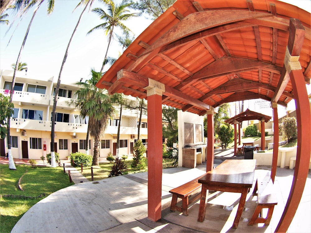 Las Jacarandas Hotel 31/37