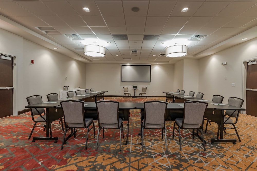 Holiday Inn Mishawaka North 40/50