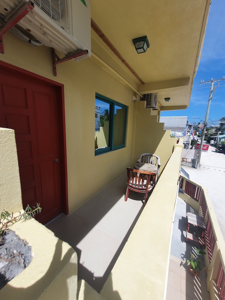 Caye Caulker Plaza Hotel 49/57