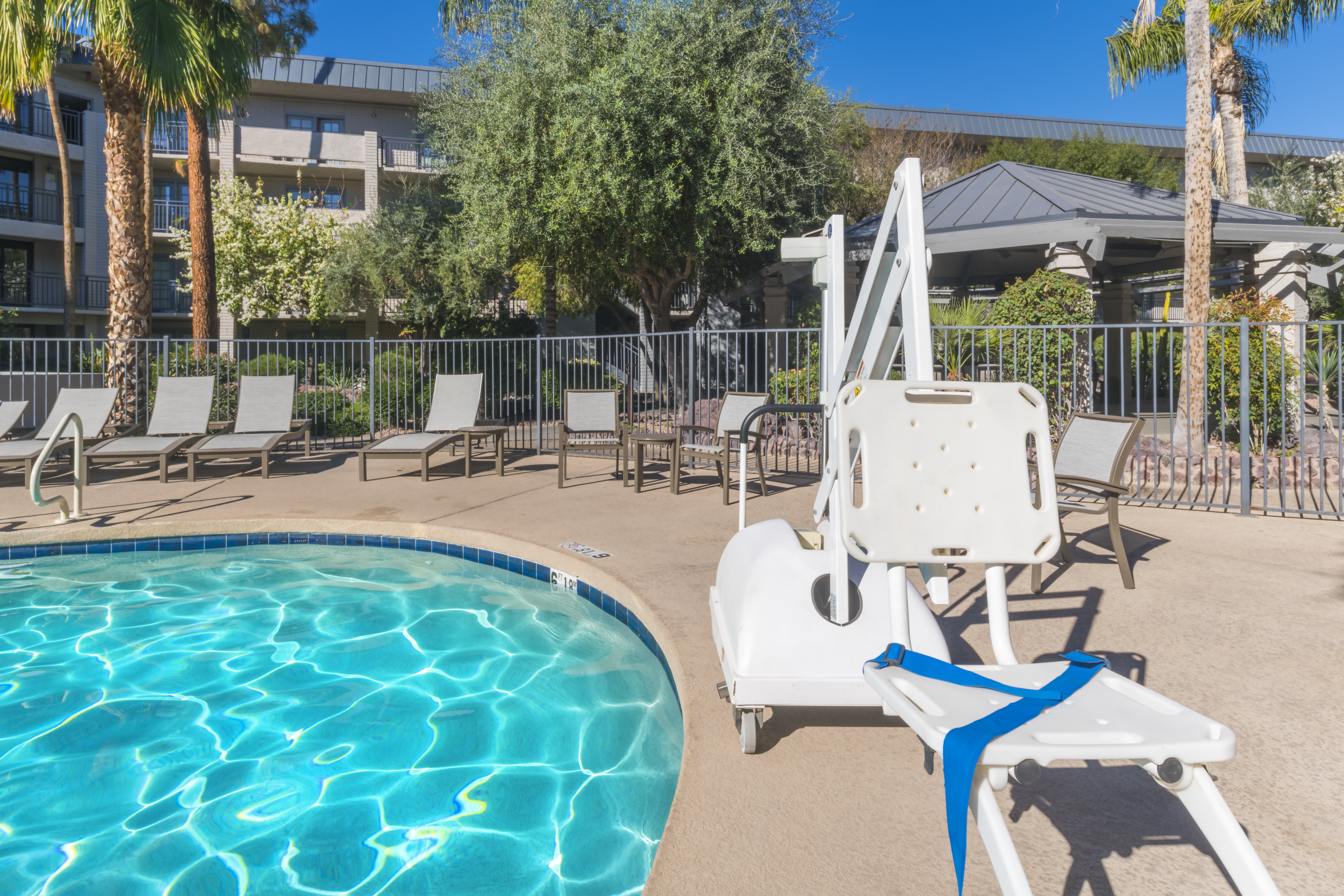 Holiday Inn Hotel And Suites Phoenix Airport North 32/86