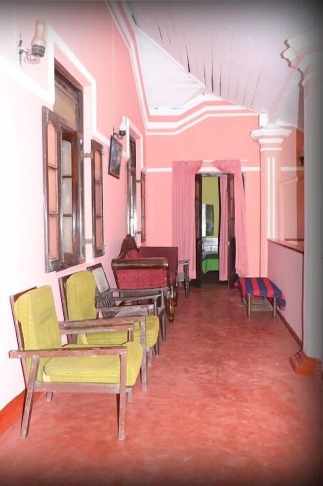 Villa Sunshine Hotel 4/14
