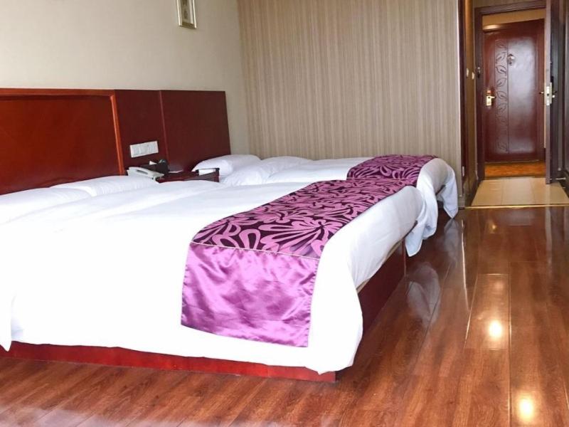 GreenTree Inn Wuxi Jiangyin Lingang New City Shengang Express Hotel 33/50