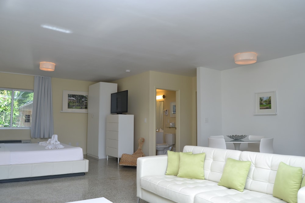 Tranquilo A North Beach Village Resort Hotel 40/64
