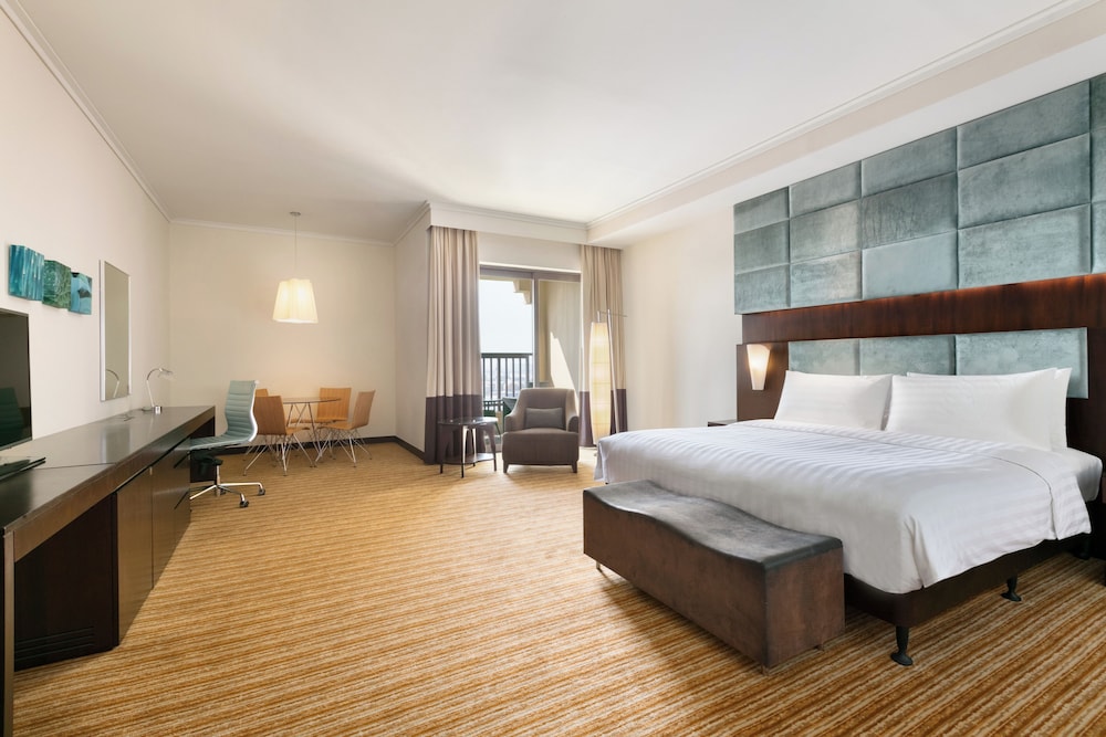 Traders Hotel, Qaryat Al Beri, Abu Dhabi 15/61