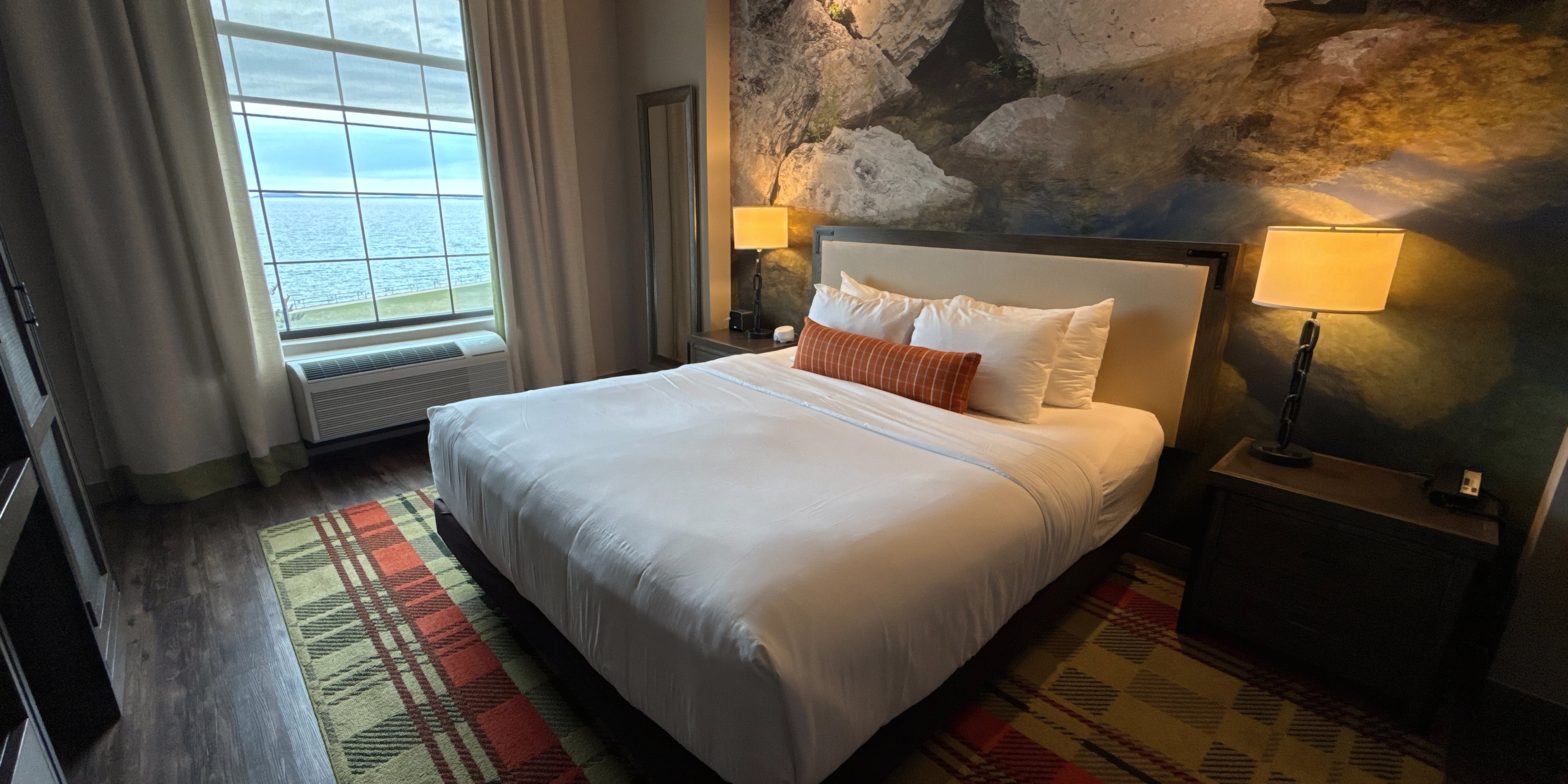 HOTEL INDIGO TRAVERSE CITY 13/78