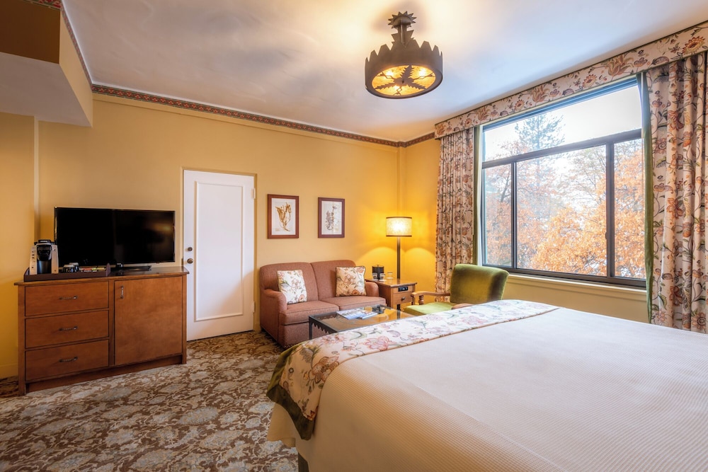 The Ahwahnee 11/50