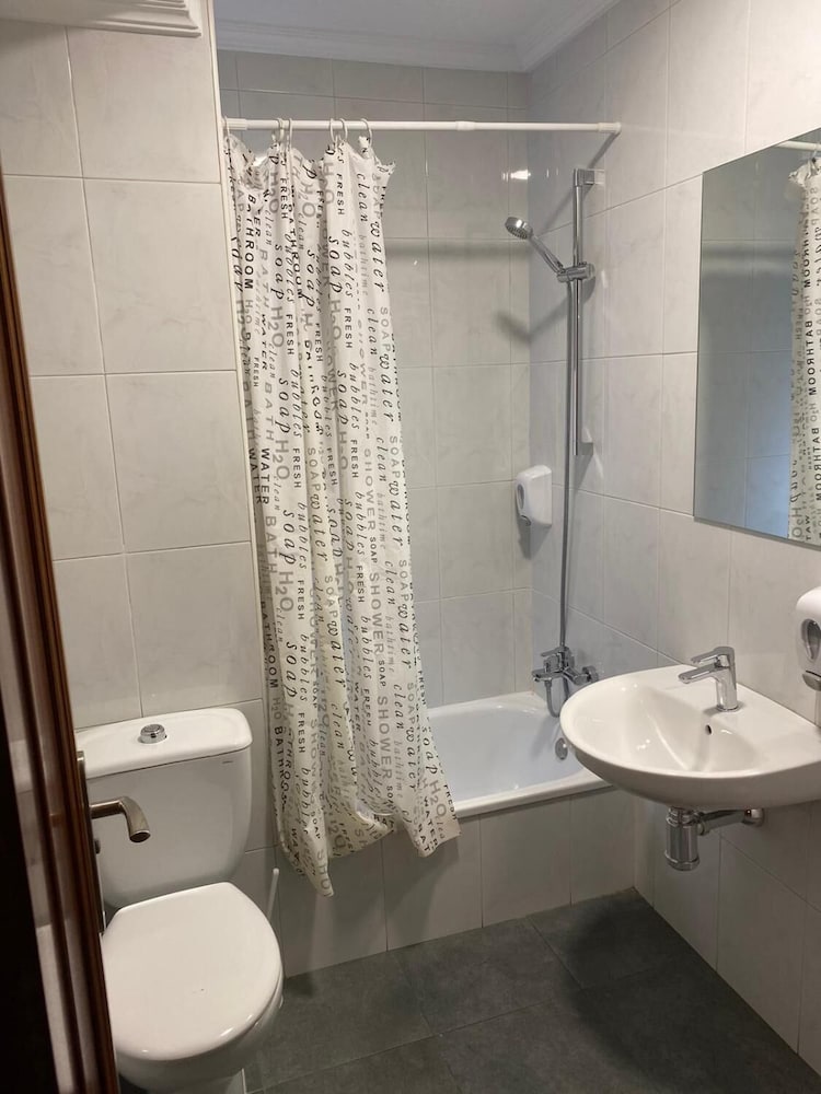 Hostal Uria 5/28