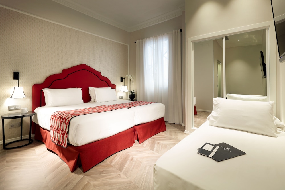 Room, Triple