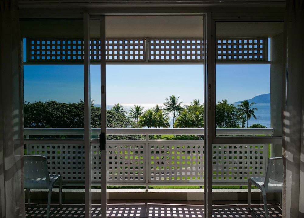 Cairns Harbourside Hotel 39/60