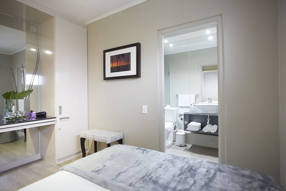 The Hyde All-Suite Hotel 9/46