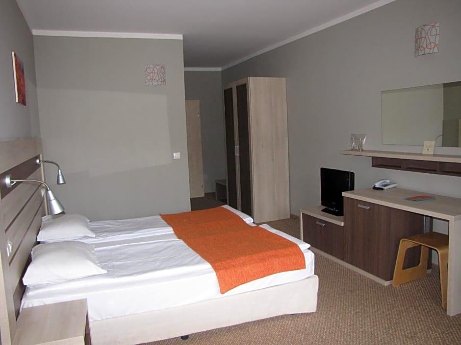 Blue Orange Beach Resort 9/42