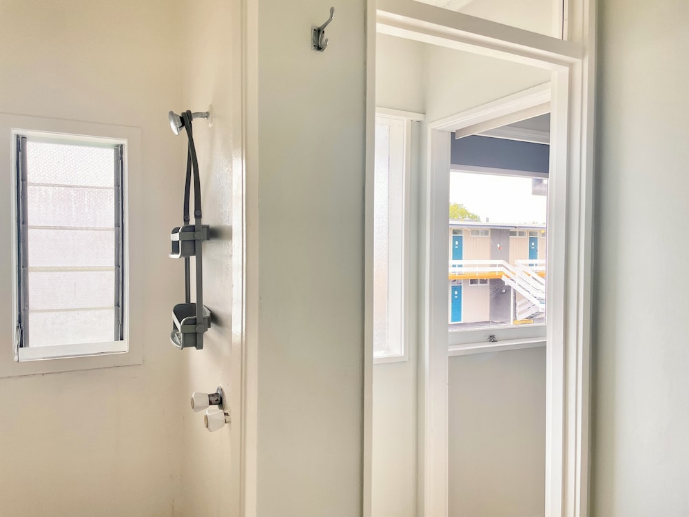 غرفة عائلية بسرير كوين وسريرين منفصلين بغرفة نوم واحدة بمطبخ، Mt Eden Motel 5/5
