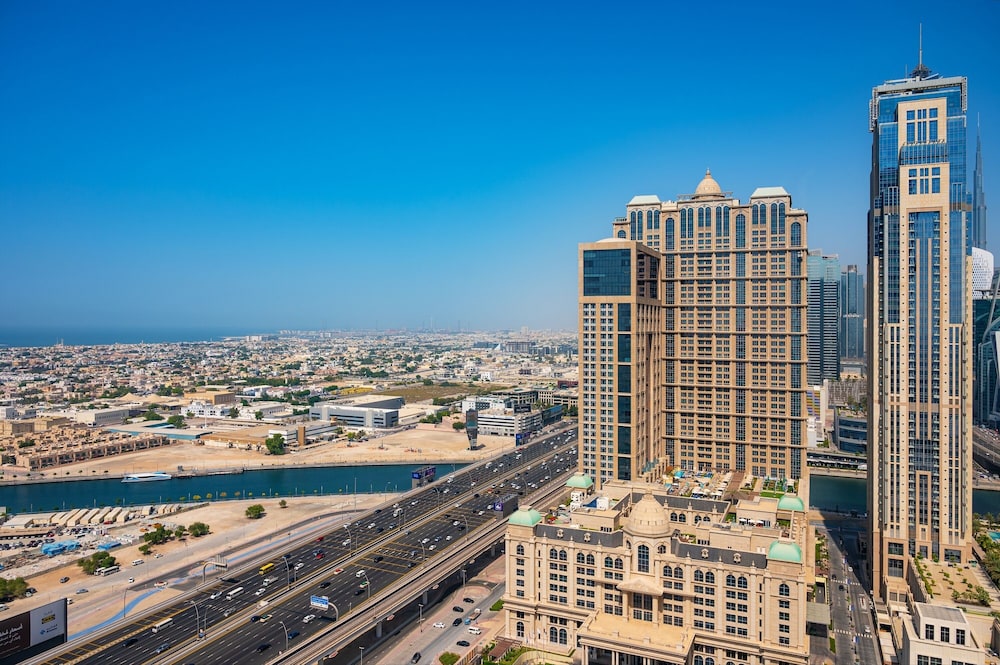 DAMAC Maison Aykon City Dubai 36/45