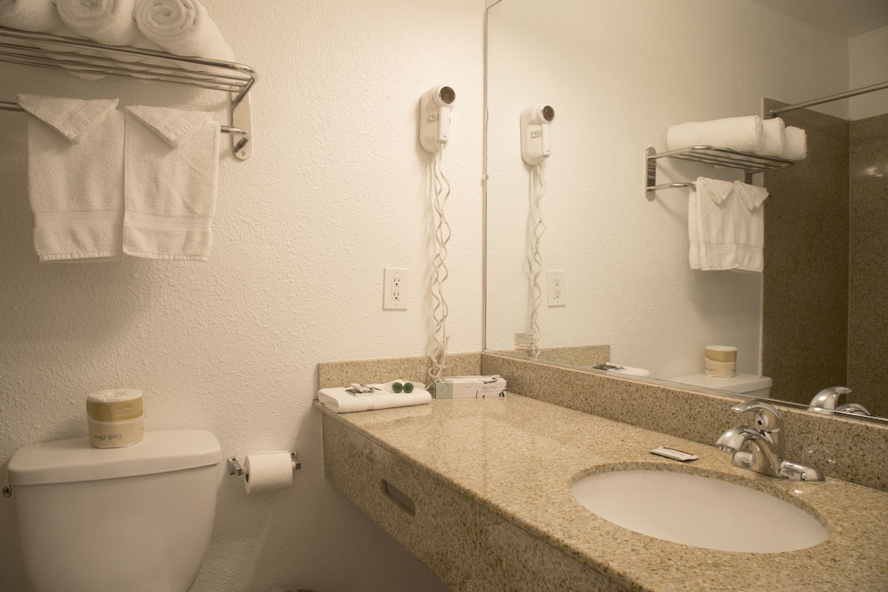 Harborview Inn Suites San Diego Harbor 39/40