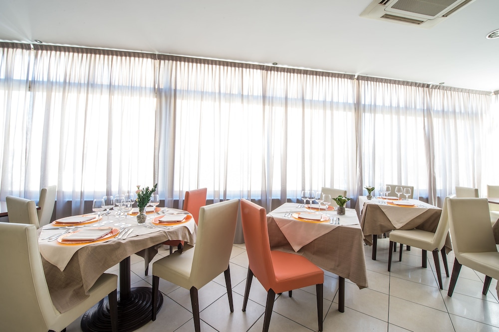 Hotel La Marina 60/63