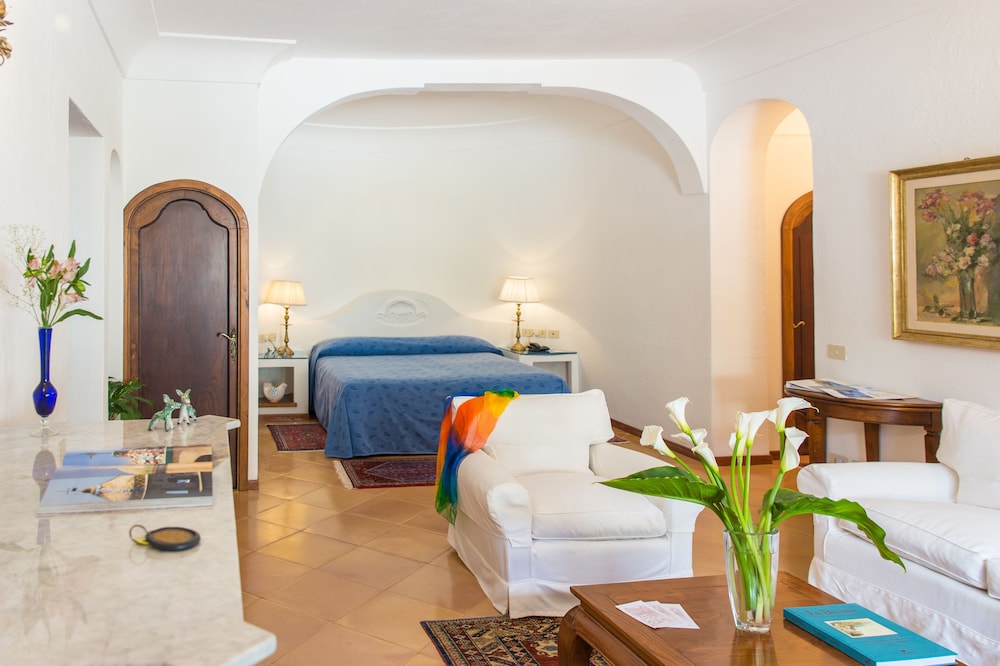 Poseidon Hotel 45/55
