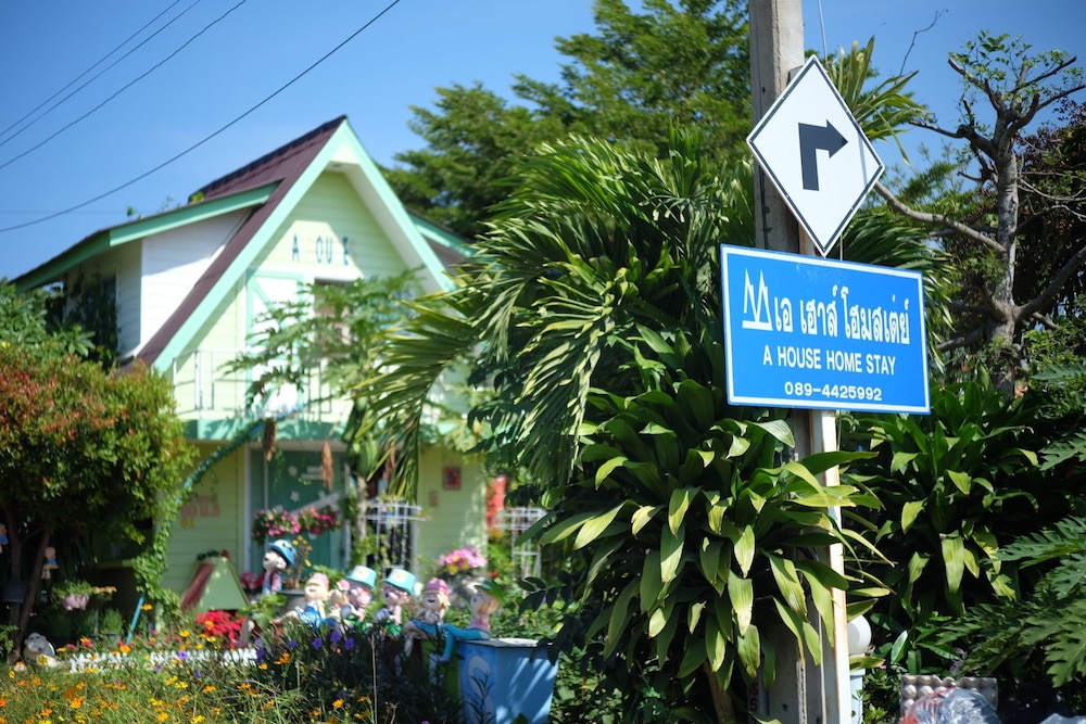 A Houses Homestay 10/90