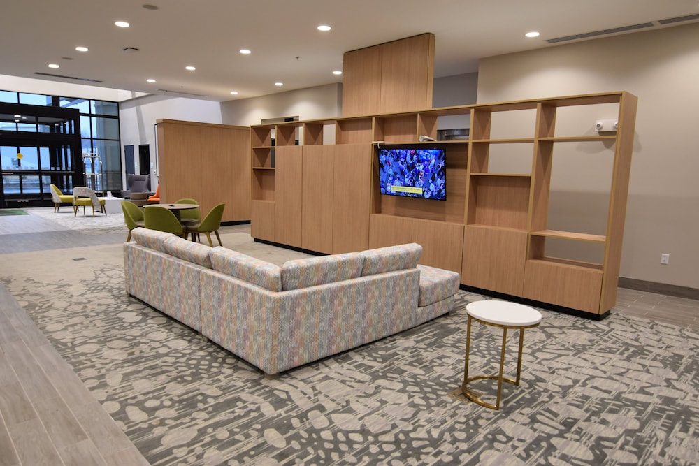 Holiday Inn Kansas City - Northeast 5/55