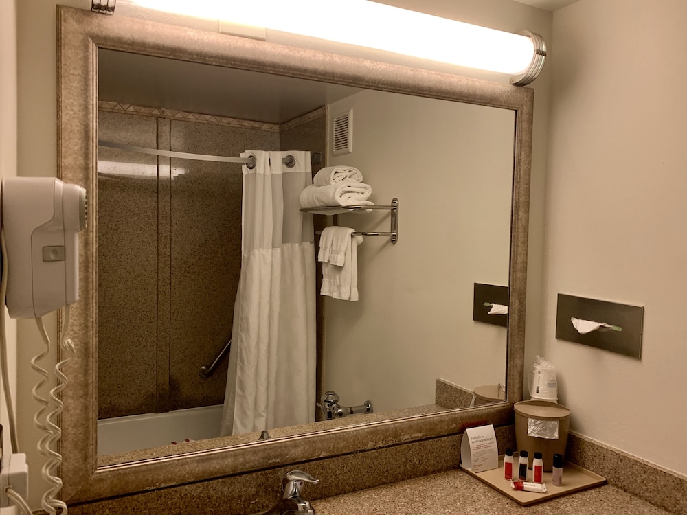 Ramada By Wyndham Newark/Wilmington 15/34