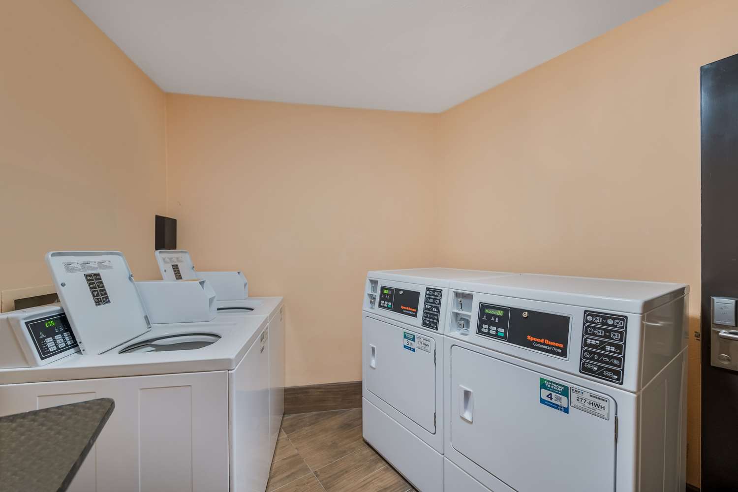 Surestay Hotel By Best Western Mt Pleasant 18/22