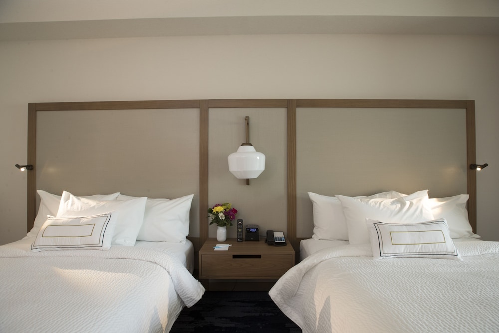 Fairfield Inn Suites Philadelphia Valley Forge Great Valley 11/60