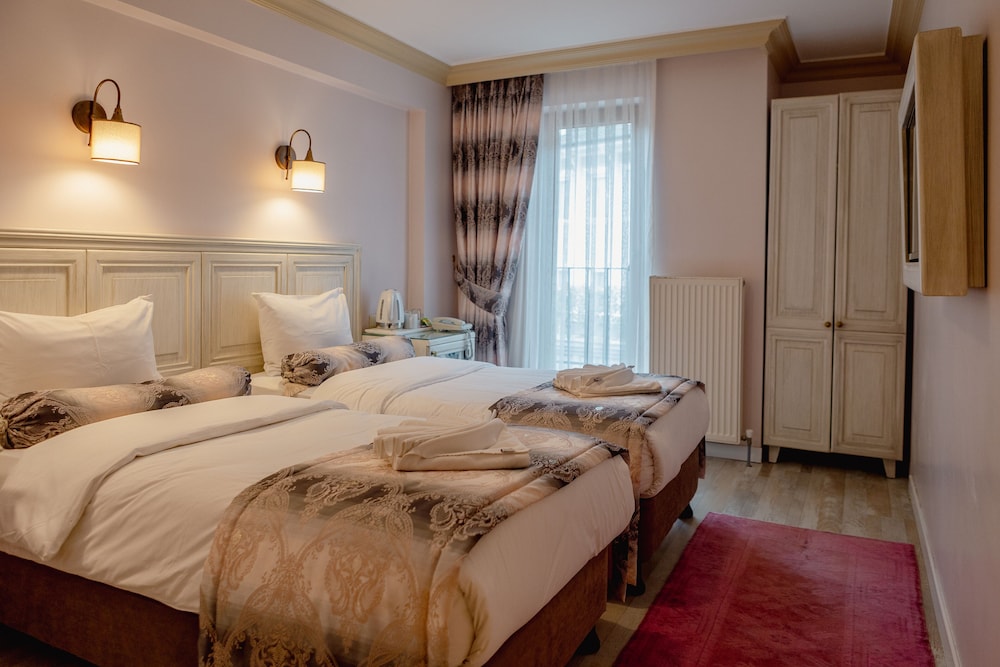 Agora Guesthouse & Hostel 31/70