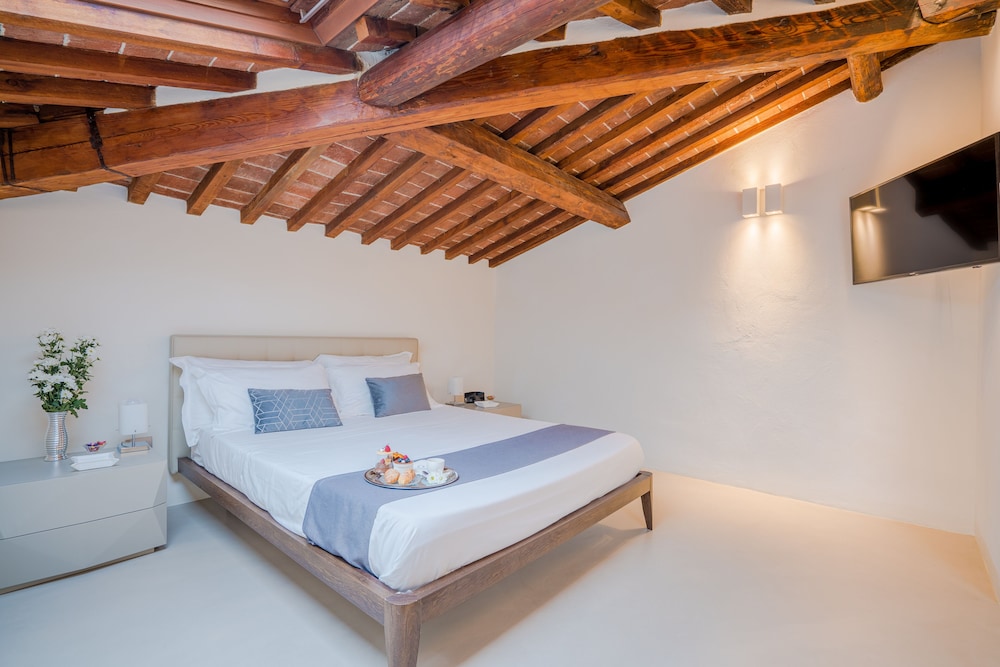 JUNIOR SUITE, STUDIO