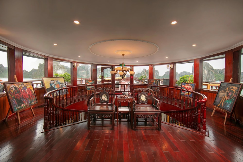 Emperor Cruise Ha Long 40/50