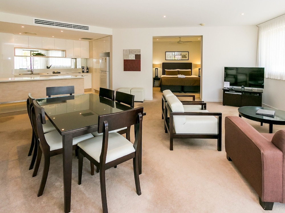Grand Mercure Allegra Hervey Bay 60/74