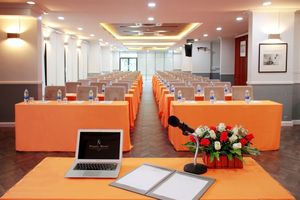 Picnic Hotel Bangkok 43/48