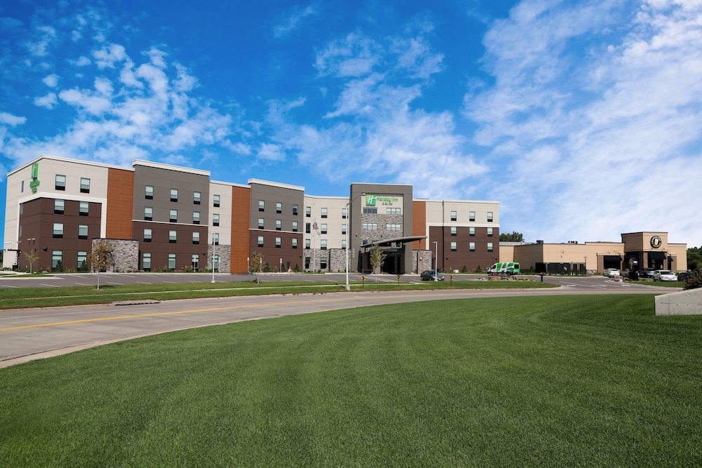 Holiday Inn Hotel And Suites Sioux Falls Airport 1/57