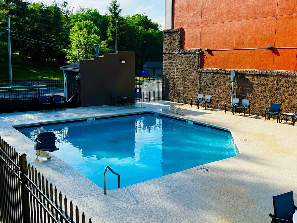Holiday Inn Express Blowing Rock South 26/50