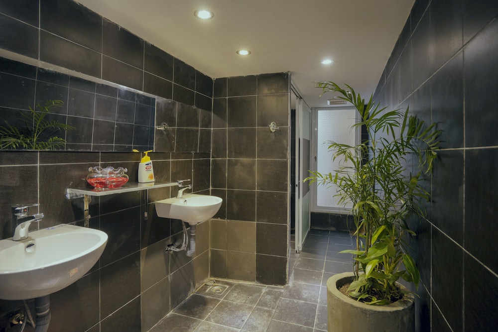 Leuleu Hostel 2 14/15