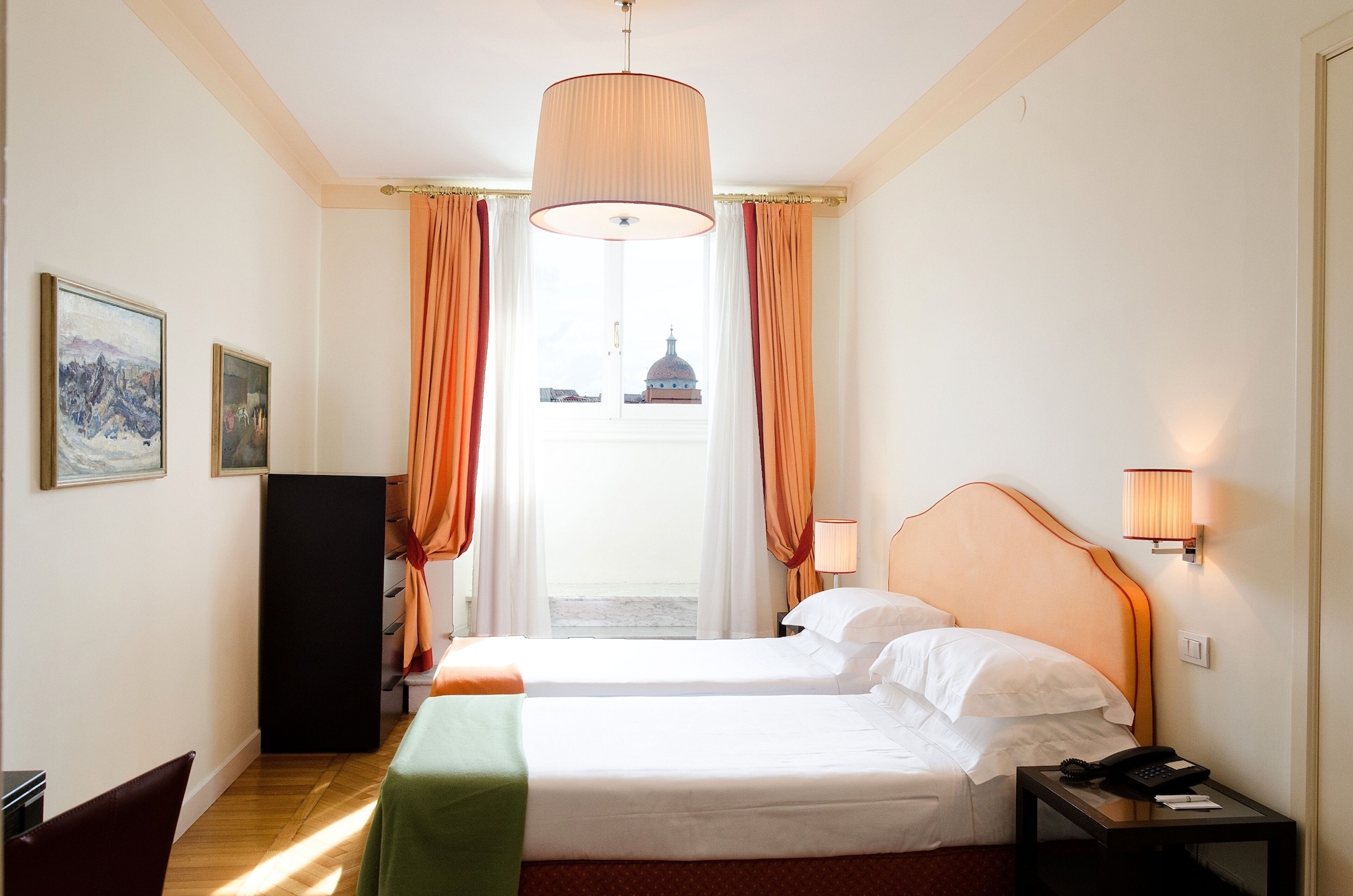 MULTIPLE BEDROOMS, FAMILY, APARTMENT, RIVER VIEW, KITCHEN